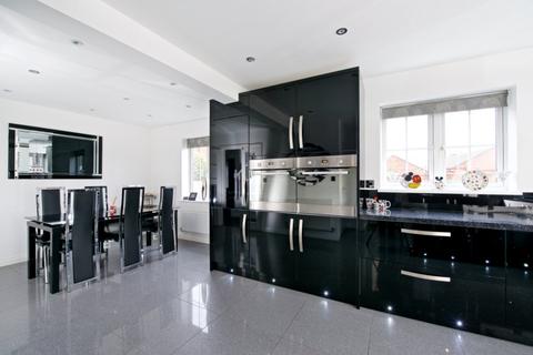 36 Foxholes Close, Deanshanger, Milton Keynes, MK19 6HA