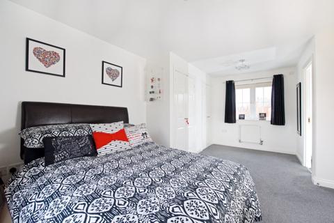 36 Foxholes Close, Deanshanger, Milton Keynes, MK19 6HA