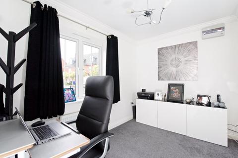 36 Foxholes Close, Deanshanger, Milton Keynes, MK19 6HA