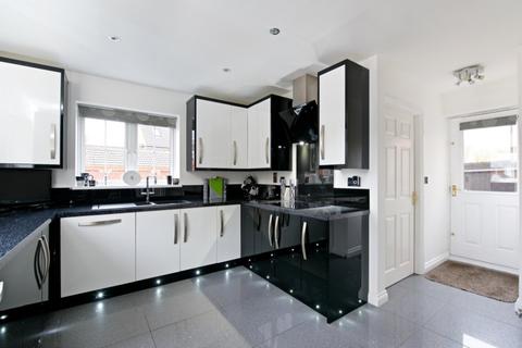 36 Foxholes Close, Deanshanger, Milton Keynes, MK19 6HA