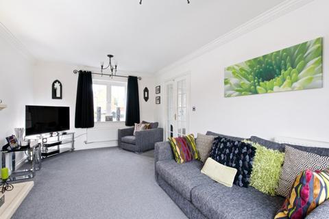 36 Foxholes Close, Deanshanger, Milton Keynes, MK19 6HA
