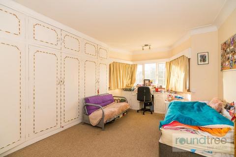 29 Shirehall Lane, London, NW4 2PT