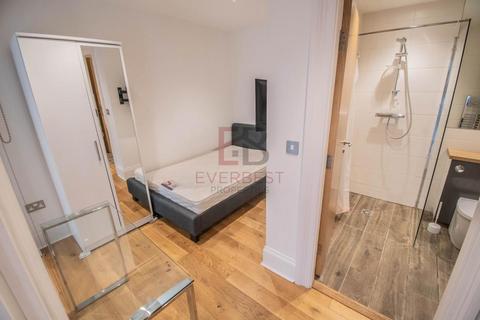 3 bedroom apartment to rent, F0E Chaucer Building,  Newcastle Upon Tyne