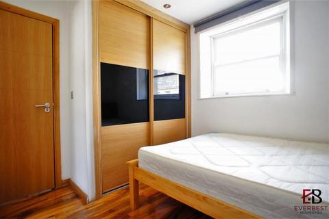 3 bedroom apartment to rent, Falconars Court,  Newcastle Upon Tyne