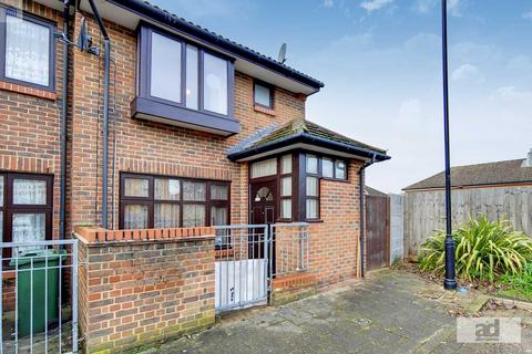 15 Magnolia Close, London, E10 5TJ