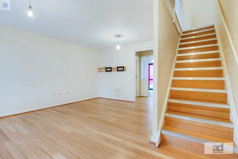 15 Magnolia Close, London, E10 5TJ