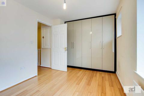15 Magnolia Close, London, E10 5TJ