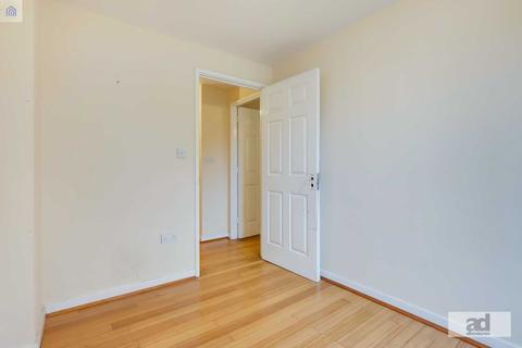 15 Magnolia Close, London, E10 5TJ