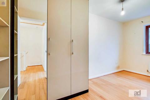 15 Magnolia Close, London, E10 5TJ