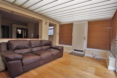 2 bedroom semi-detached bungalow to rent, Higher Walton Road, Preston