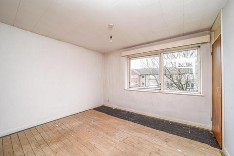 30, Park Court Park Road, New Malden, KT3 5AE