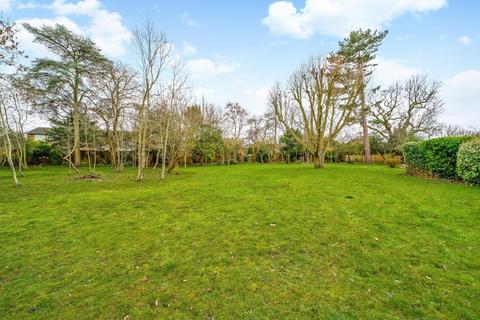 30, Park Court Park Road, New Malden, KT3 5AE