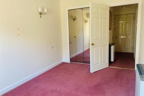 1 bedroom flat for sale - Beechwood Gardens, Caterham, Surrey