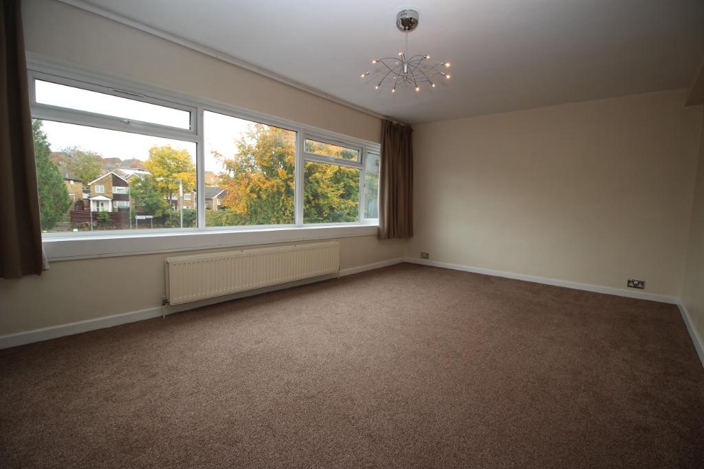 Park Parade, Hazlemere, HP15 3 bed £259,950