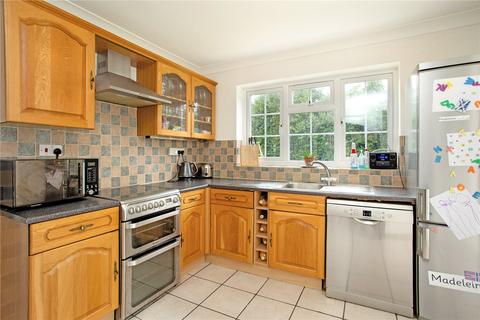 18 Lomond Close, Oakley, Basingstoke, RG23 7NA
