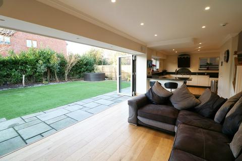 35 Brockhurst Lane, Shirley, Solihull, B90 1RG