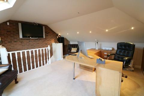35 Brockhurst Lane, Shirley, Solihull, B90 1RG