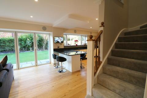 35 Brockhurst Lane, Shirley, Solihull, B90 1RG