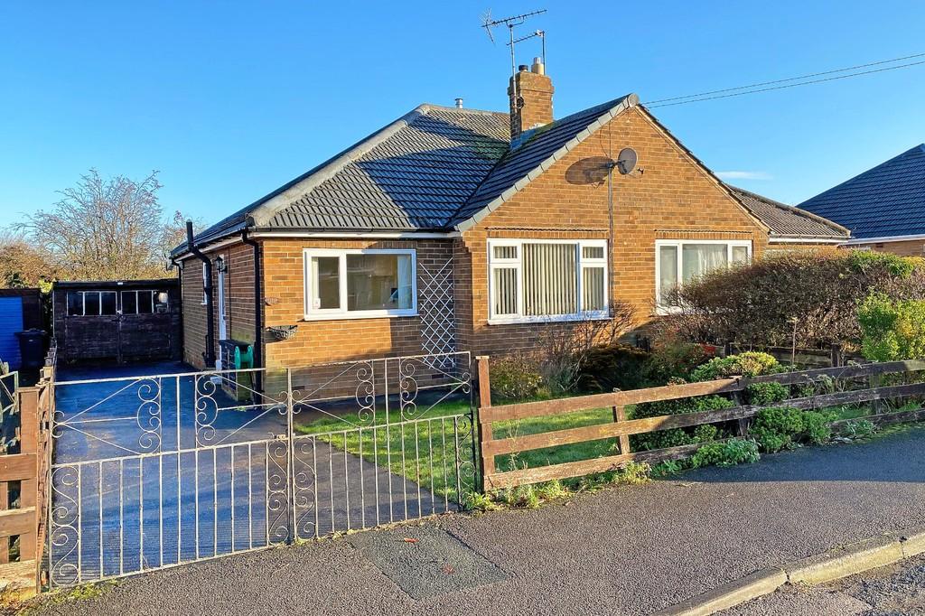 Woodfield Road, Harrogate 2 bed semidetached bungalow £200,000