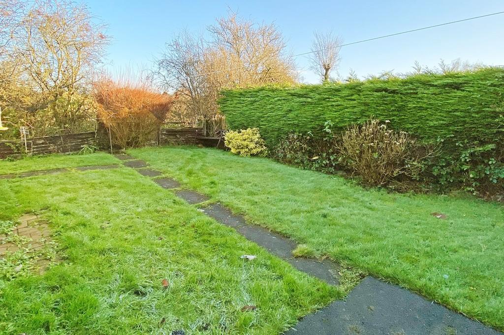 Woodfield Road, Harrogate 2 bed semidetached bungalow £200,000