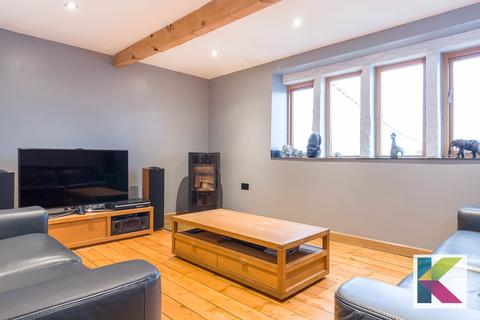 13 Strawberry Lane, Mossley, Ashton-under-lyne, OL5 0RJ