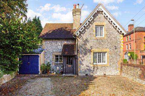 2 bedroom detached house to rent, St. Cross Road, Winchester, Hampshire, SO23