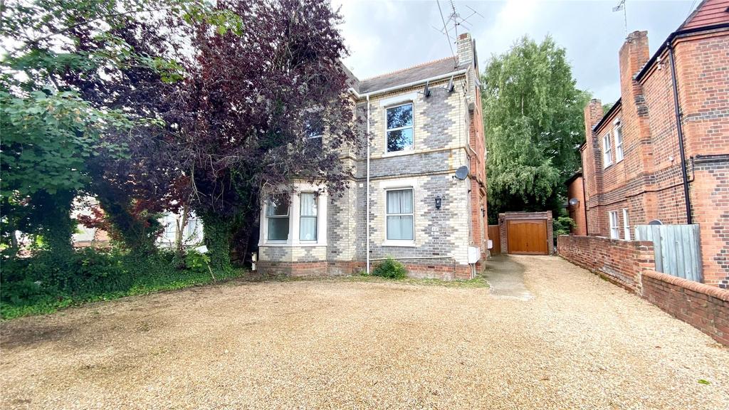 Elm House, 12 Western Elms Avenue, Reading, Berkshire, RG30 2 bed
