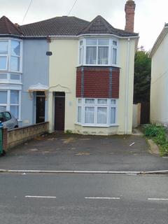 4 bedroom terraced house to rent, Broadlands Road