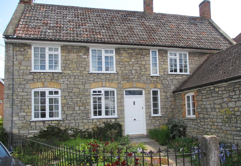 The Borough, Wedmore 3 bed detached house to rent £1,400 pcm (£323 pw)