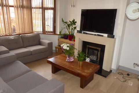 18 Elmbridge Road, Birmingham, B44 8AB