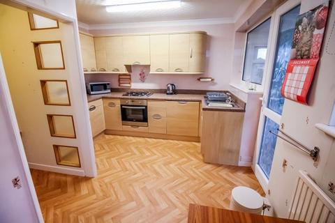 19 Euxton Close, Bury, BL8 2HY