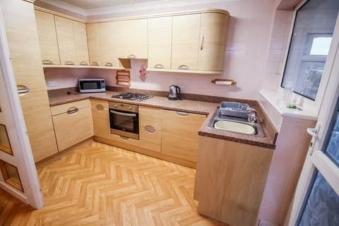 19 Euxton Close, Bury, BL8 2HY
