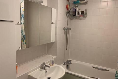 11 Rosebay Drive, London, N17 9GB