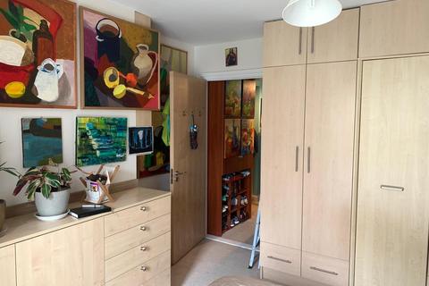 11 Rosebay Drive, London, N17 9GB