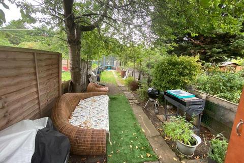 39 Risley Avenue, London, N17 7HJ