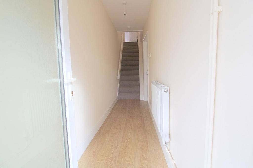 Woodview Terrace, Bryncoch, Neath, Neath Port Talbot. SA10 7EQ 3 bed terraced house £165,000