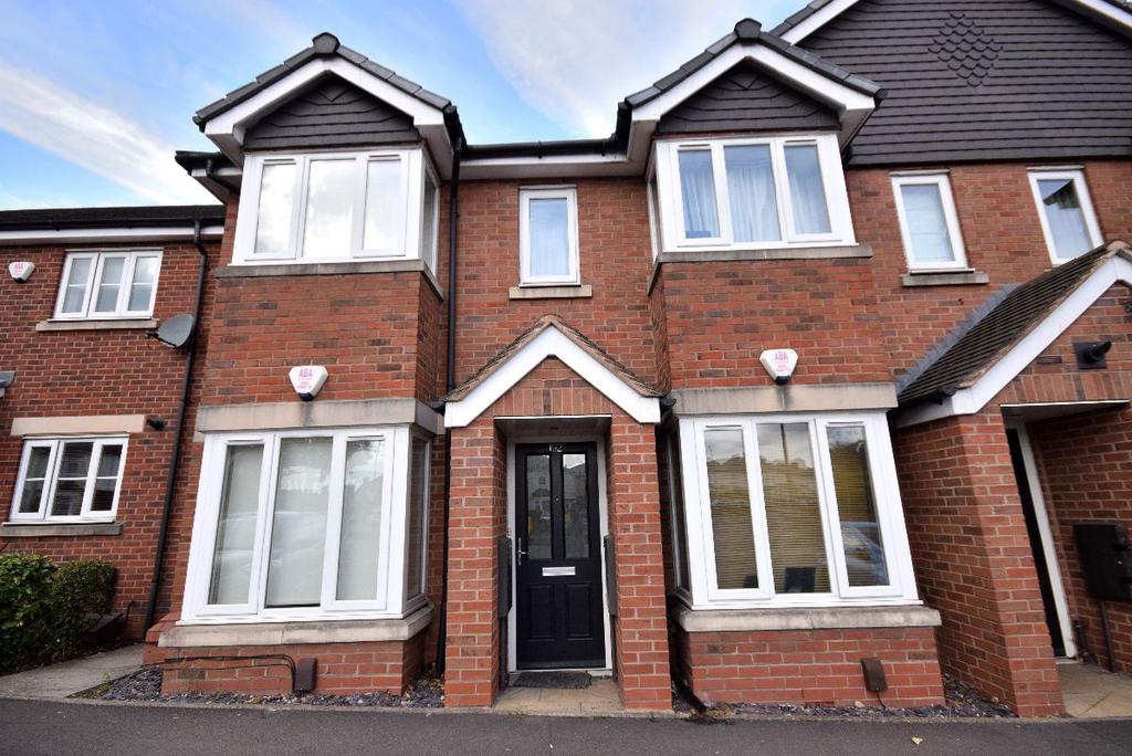 Bristnall Hall Road, OLDBURY B68 9TZ 1 bed apartment £525 pcm (£121 pw)