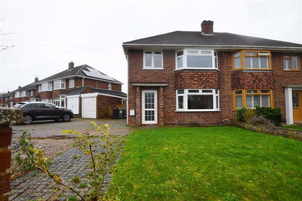 Lavington Drive, Longlevens, Gloucester 3 bed semidetached house for