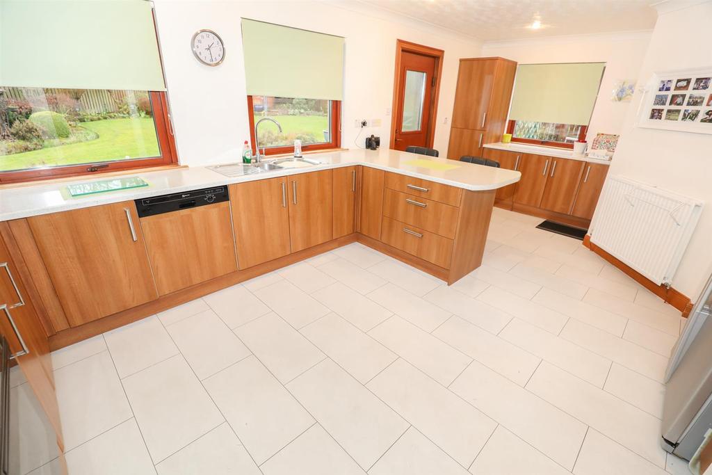 Eardley Court, Glenrothes 4 bed detached house £275,000