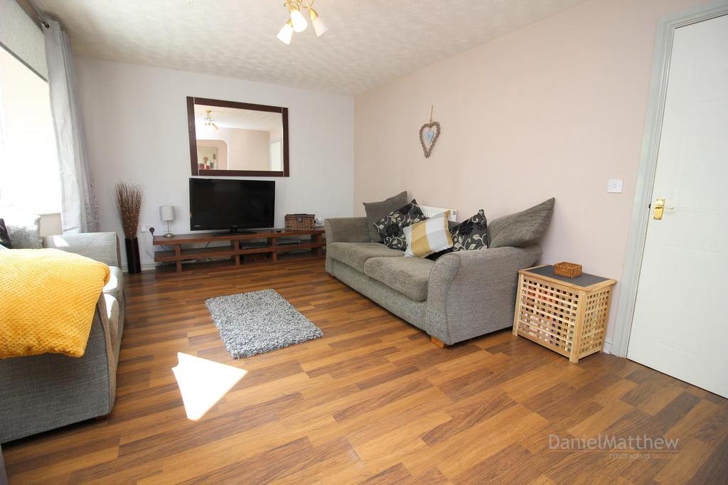 Maes Dewi Pritchard, Brackla, Bridgend 4 bed detached house £235,000