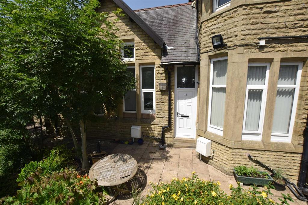 Barrowford Road, Colne 2 bed flat £420 pcm (£97 pw)