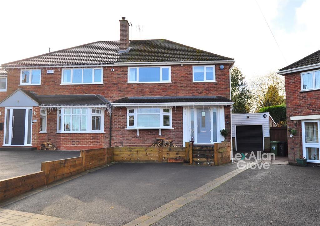 Hollybank Grove, Halesowen 3 bed semidetached house £320,000
