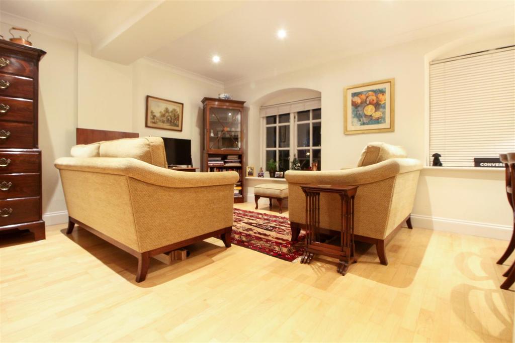 North Road, Sele Mill, Hertford 1 bed flat