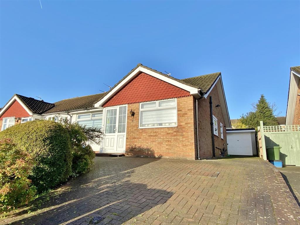 Arden Close, Bushey Heath, 2 bed semidetached bungalow £550,000