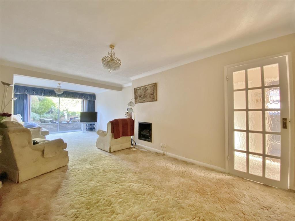Arden Close, Bushey Heath, 2 bed semidetached bungalow £550,000