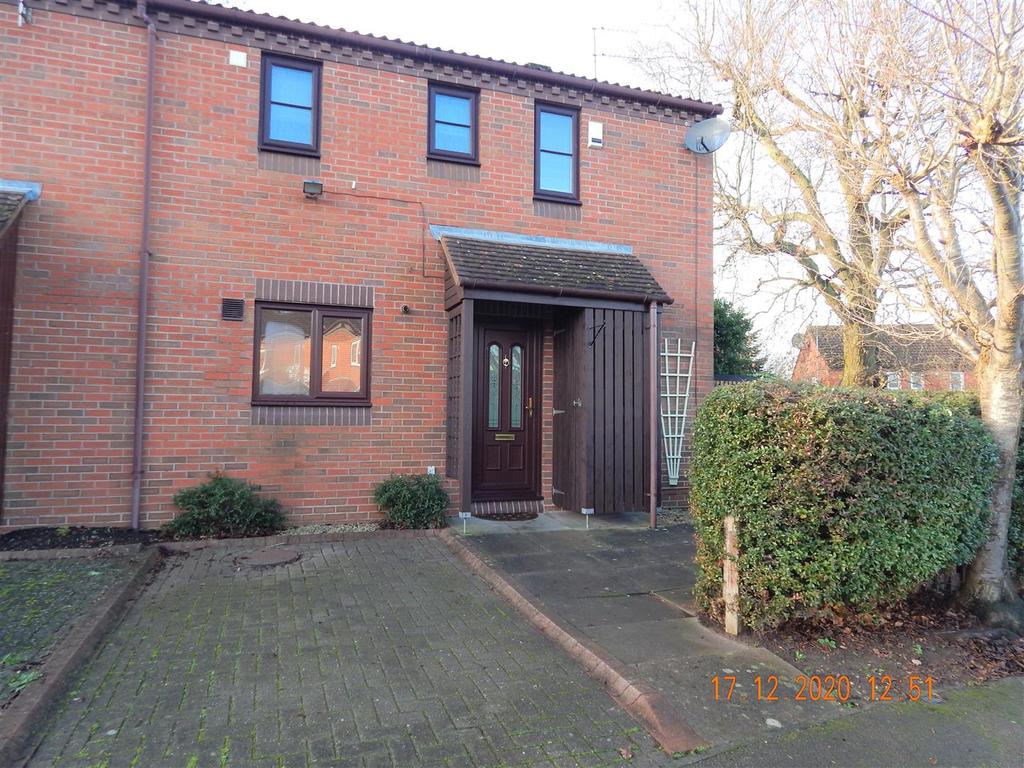 Ibstock Close, Redditch 2 bed end of terrace house £795 pcm (£183 pw)