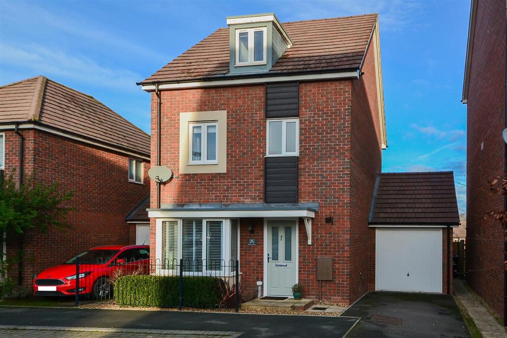 Bracken Way, Malvern 4 bed detached house £300,000
