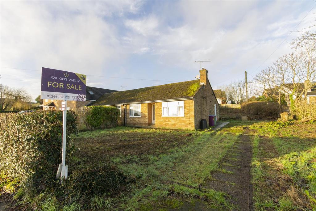 Nethermoor Road, New Tupton... 2 bed semidetached bungalow £150,000