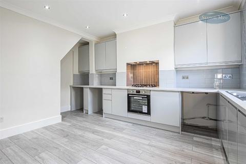 105 Lydgate Lane, Sheffield, S10 5FN