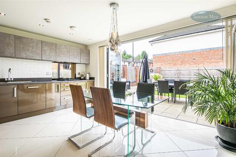 33 Chapman Close, Sheffield, S6 5BX